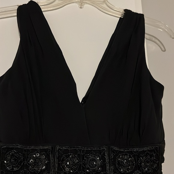 BCBG Paris sleeveless formal dress with bead details at the waistline. Sz 4 - Picture 5 of 11